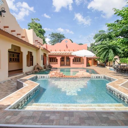Capital O 1110 Khaoyai Cowboy City Resort Mu Si Eksteriør billede