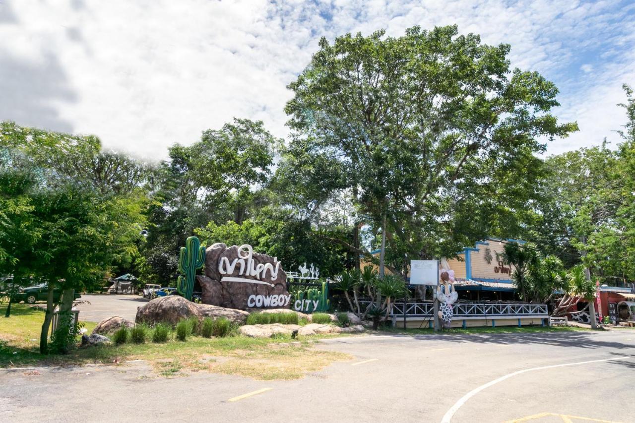 Capital O 1110 Khaoyai Cowboy City Resort Mu Si Eksteriør billede