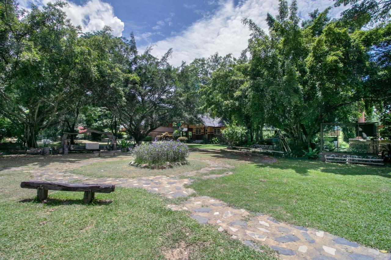 Capital O 1110 Khaoyai Cowboy City Resort Mu Si Eksteriør billede